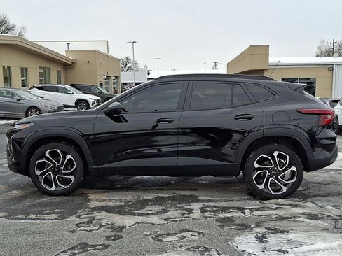 Used 2025 Chevrolet Trax RS w/ Sunroof Package image 7