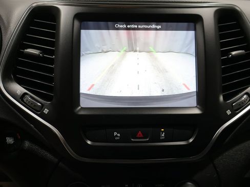 Used 2021 Jeep Cherokee Latitude Lux w/ Comfort/Convenience Group AWD/4WD image 27