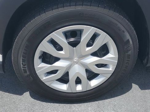 Used 2023 Toyota Corolla Cross L image 4