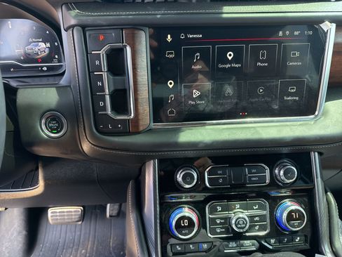 Used 2024 GMC Yukon Denali Ultimate AWD/4WD image 21