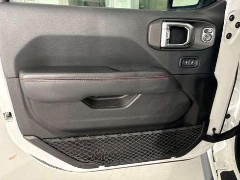 Used 2018 Jeep Wrangler Unlimited Rubicon AWD/4WD image 17