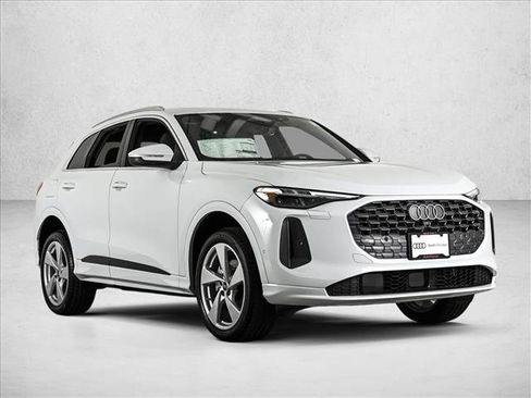 New 2025 Audi Q5 Premium Plus image 3