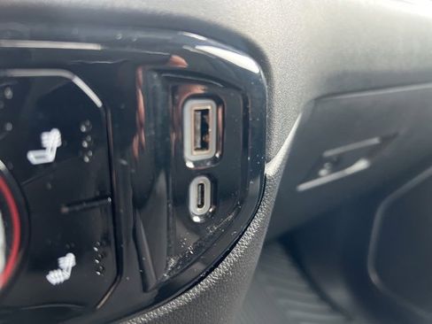 Used 2025 Chevrolet Silverado 1500 LT image 36