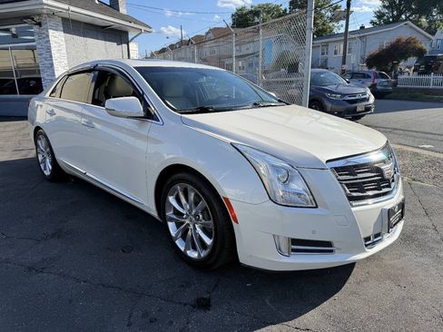 Used 2013 Cadillac XTS Luxury AWD/4WD image 8
