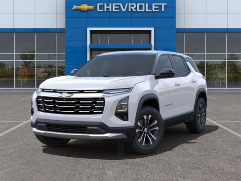 New 2025 Chevrolet Equinox LT w/ Safety and Technology Package image 38
