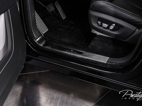 Used 2025 Rolls-Royce Cullinan image 25