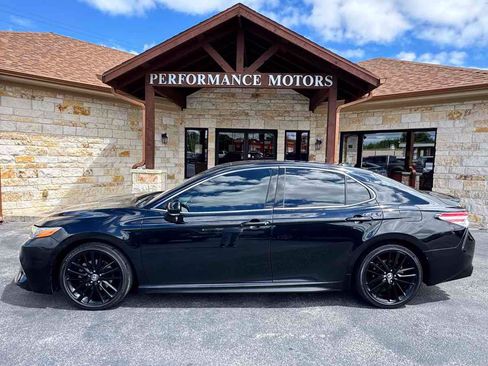 Used 2020 Toyota Camry XSE FWD image 2