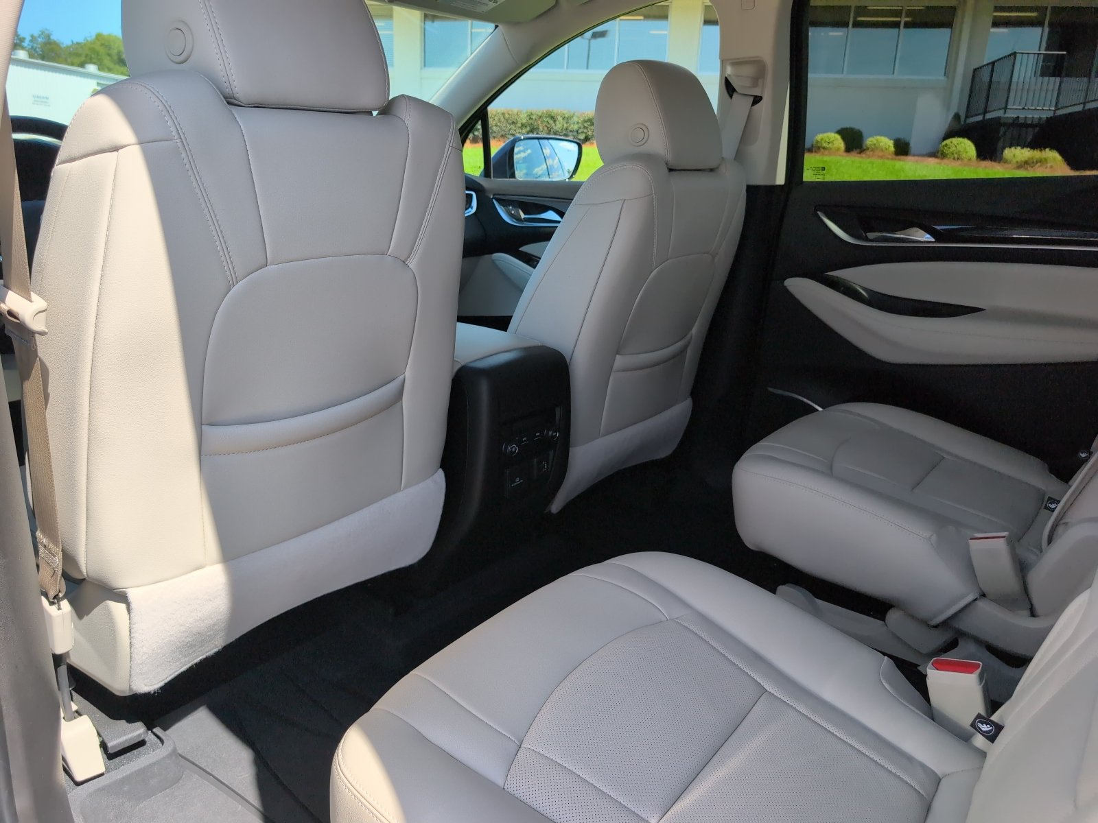Used 2023 Buick Enclave Essence w/ Experience Buick Package FWD image 21