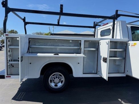 Used 2019 Chevrolet Express 3500 image 13