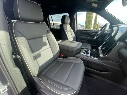 New 2026 GMC Yukon XL Elevation image 28
