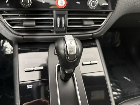Certified 2023 Porsche Macan Turbo AWD/4WD image 32
