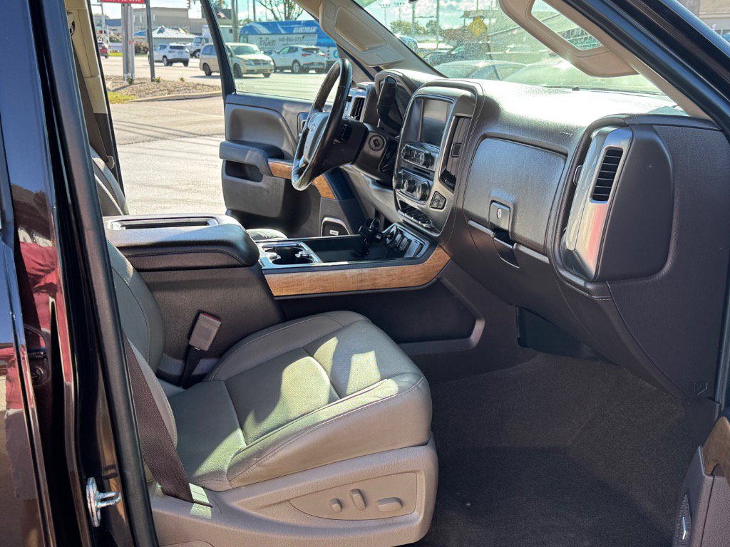 Used 2018 Chevrolet Silverado 2500 LTZ w/ LTZ Plus Package AWD/4WD image 20