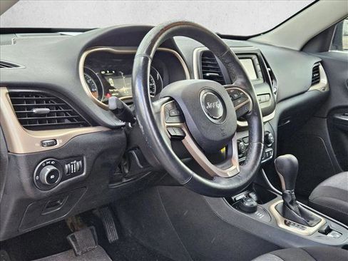 Used 2014 Jeep Cherokee Latitude w/ Cold Weather Group image 8