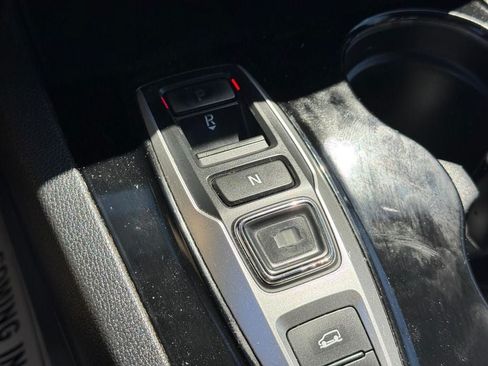 Used 2017 Honda Pilot Touring image 25