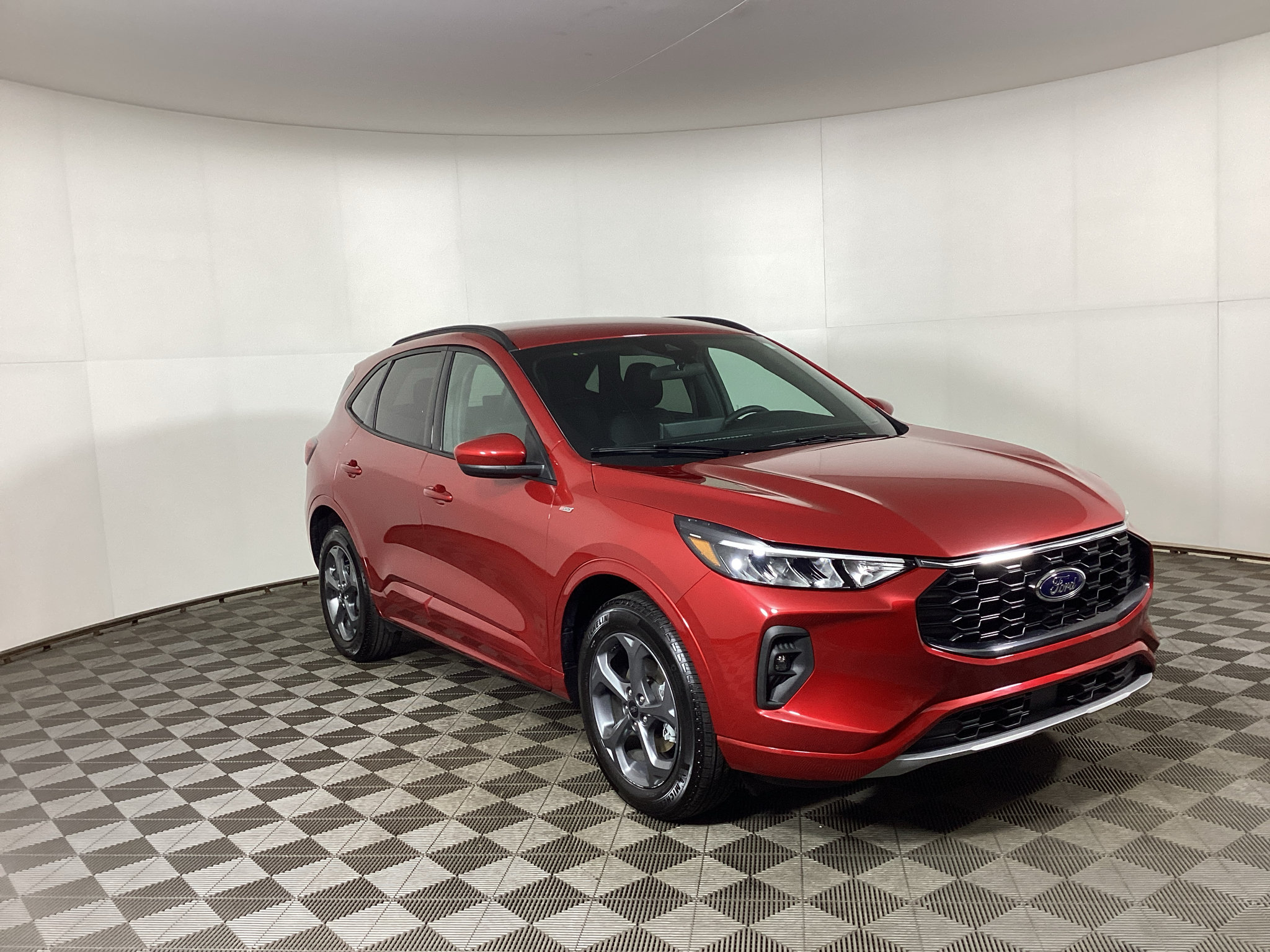 Used 2023 Ford Escape ST-Line Select w/ Tech Pack #1 AWD/4WD image 1