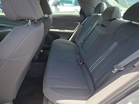 Used 2025 Hyundai Elantra SEL FWD image 10