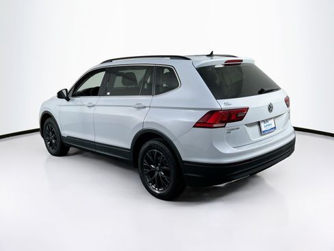 Used 2019 Volkswagen Tiguan SE w/ Panoramic Sunroof Package AWD/4WD image 7