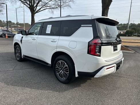 Used 2025 Nissan Armada Platinum w/ Convenience Package image 5