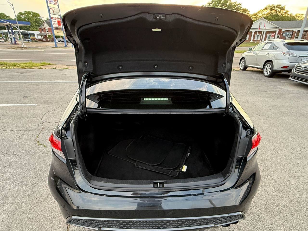 Used 2021 Toyota Corolla SE FWD image 37