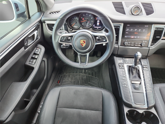 Used 2017 Porsche Macan AWD/4WD image 18
