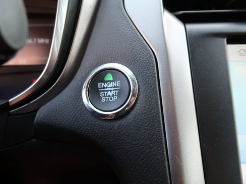 Used 2020 Ford Fusion SE image 26