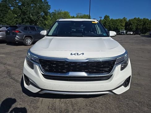 Used 2023 Kia Seltos S w/ Navigation Package AWD/4WD image 2