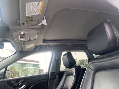 Used 2022 Lincoln Corsair Reserve w/ Equipment Group 201A image 9