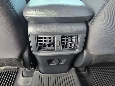 Used 2021 Toyota RAV4 LE image 28