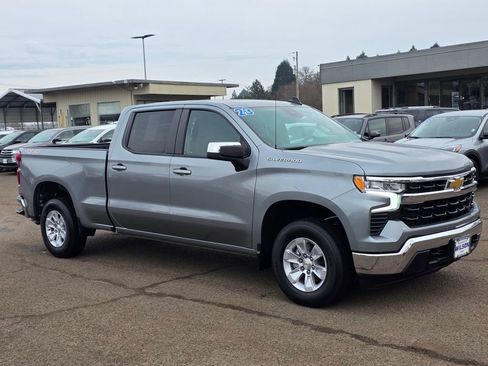 Used 2023 Chevrolet Silverado 1500 LT image 3