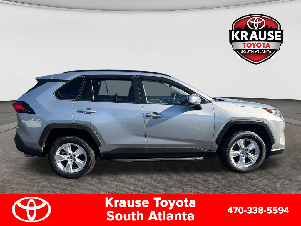 Used 2021 Toyota RAV4 XLE w/ Convenience Package FWD image 9