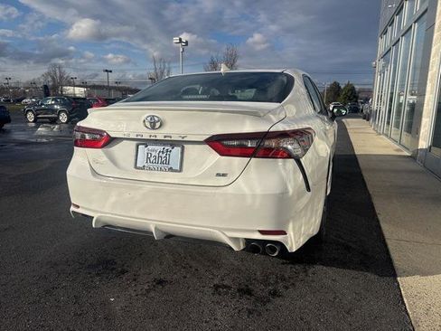 Certified 2022 Toyota Camry SE image 4