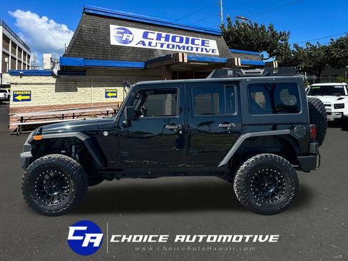 Used 2017 Jeep Wrangler Unlimited Sport w/ Quick Order Package 24S AWD/4WD image 3