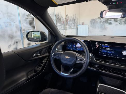 Used 2025 Chevrolet Equinox LT image 33