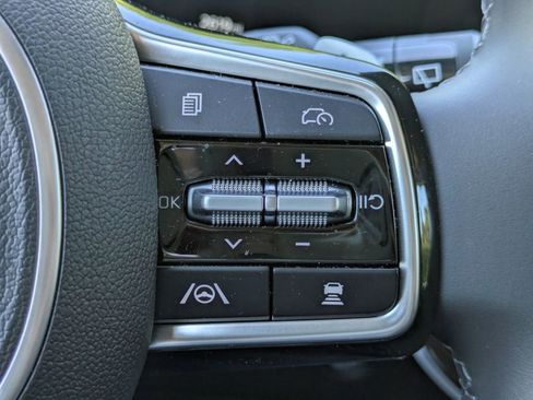Used 2025 Kia Carnival SX FWD image 27