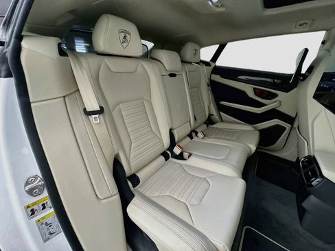 Used 2025 Lamborghini Urus SE AWD/4WD image 30