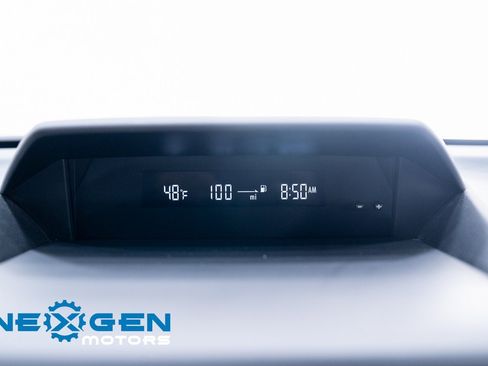 Used 2024 Subaru Forester Premium image 12