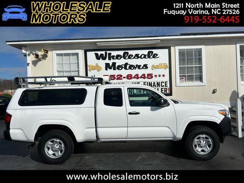 Used 2023 Toyota Tacoma SR image 1