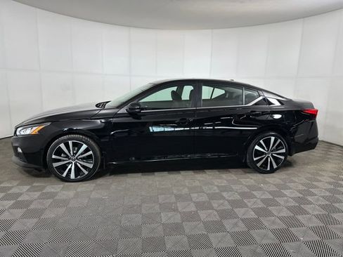 Used 2020 Nissan Altima 2.5 SR w/ Premium Package image 6