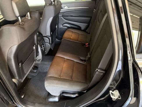 Certified 2022 Jeep Grand Cherokee Laredo E AWD/4WD image 35