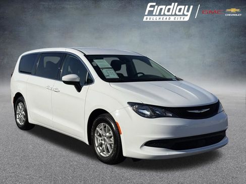 Used 2023 Chrysler Voyager LX image 1