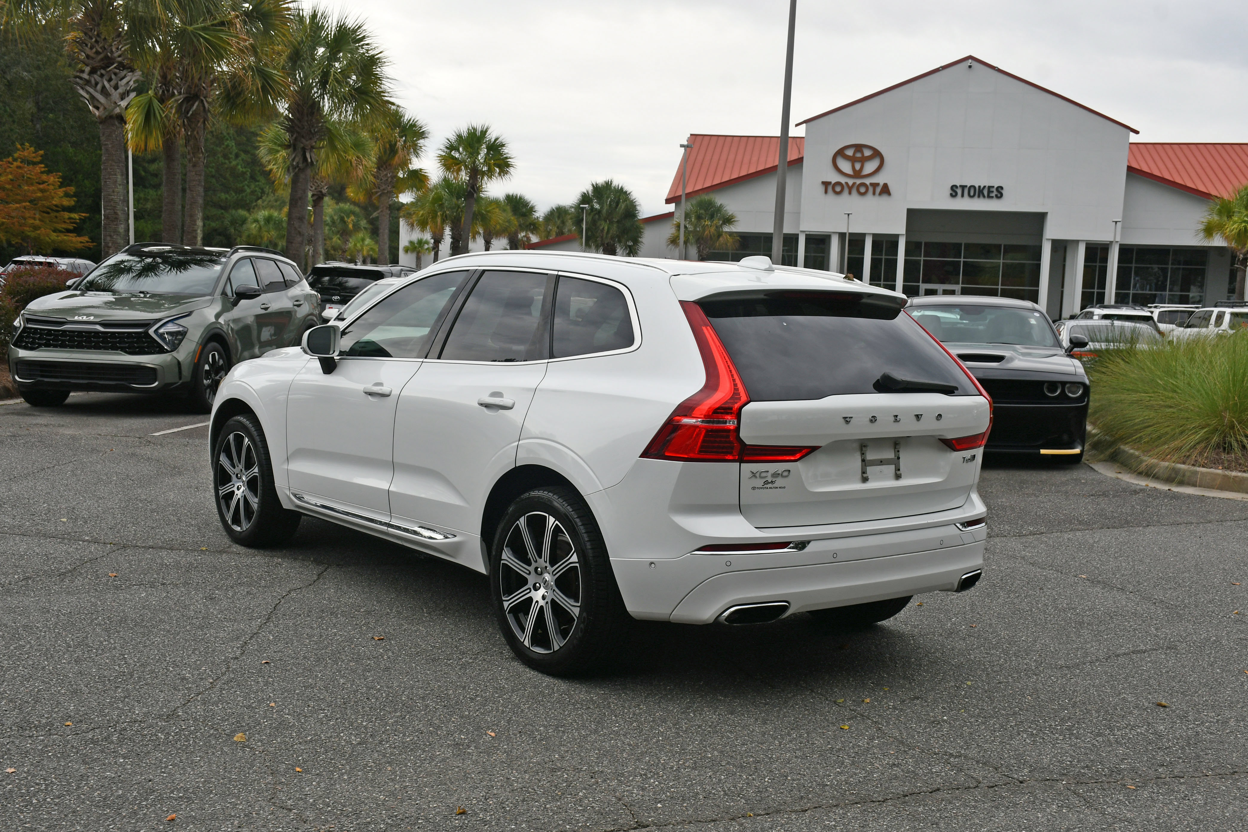 Used 2018 Volvo XC60 T6 Inscription w/ Convenience Package AWD/4WD image 3