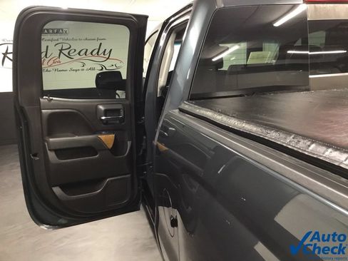 Used 2018 Chevrolet Silverado 1500 LTZ AWD/4WD image 32