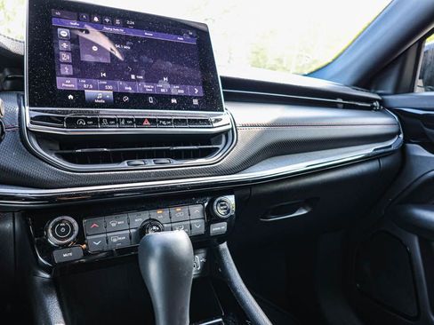 Used 2024 Jeep Compass Trailhawk image 32