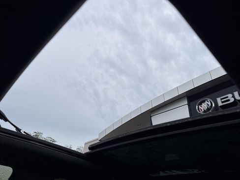 Used 2023 GMC Yukon SLT image 41