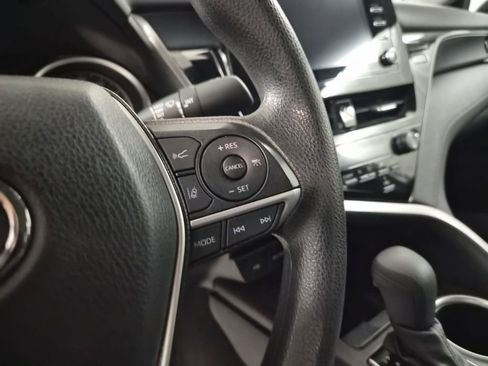 Used 2022 Toyota Camry LE image 18