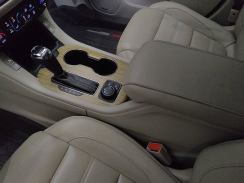 Used 2018 GMC Acadia Denali w/ Technology Package FWD image 26