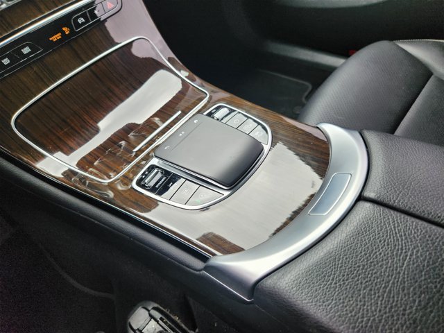 Used 2022 Mercedes-Benz GLC 300 image 18