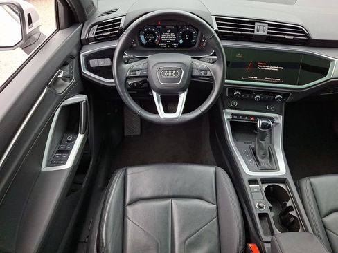 Used 2024 Audi Q3 2.0T Premium image 11