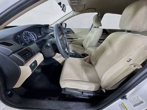 Used 2013 Honda Accord LX image 23