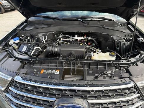 Used 2023 Ford Explorer XLT AWD/4WD image 56